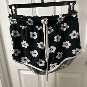 Black Floral Drawstring Women's Shorts
